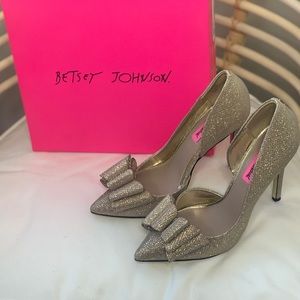 Betsey Johnson Gold Sparkle Bow Pumps